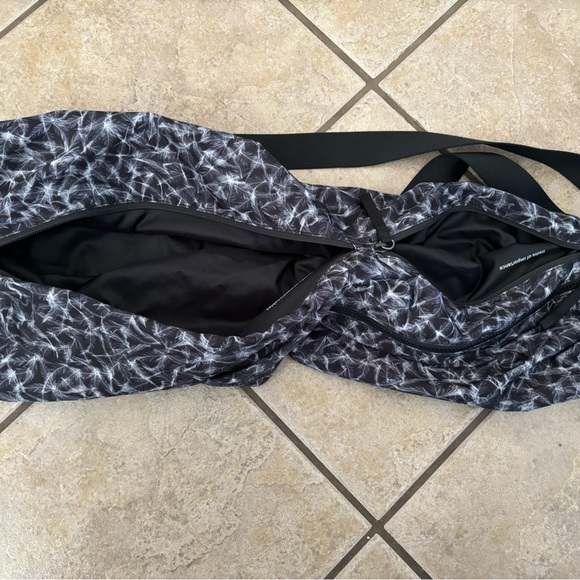 Lululemon Yoga mat sling bag. - Picture 2 of 7